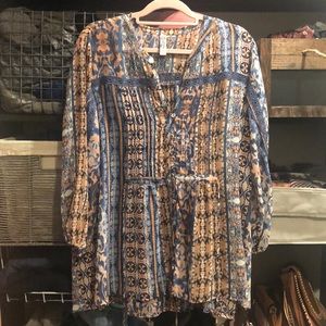 American Rag Size 1X Women’s blouse